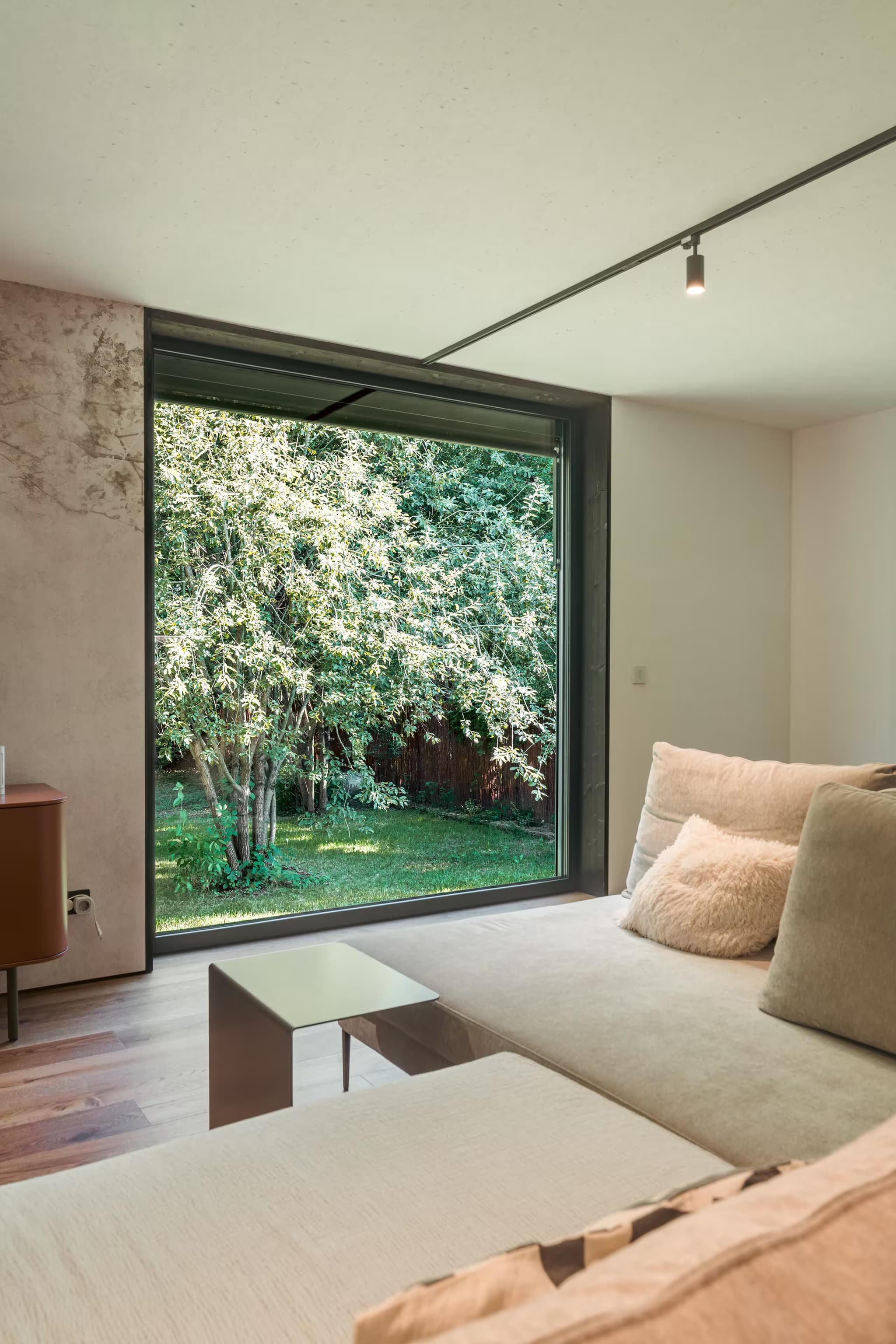 Foto von Călins 142 m² großem BIOBUILDS-Haus in Câmpina 5