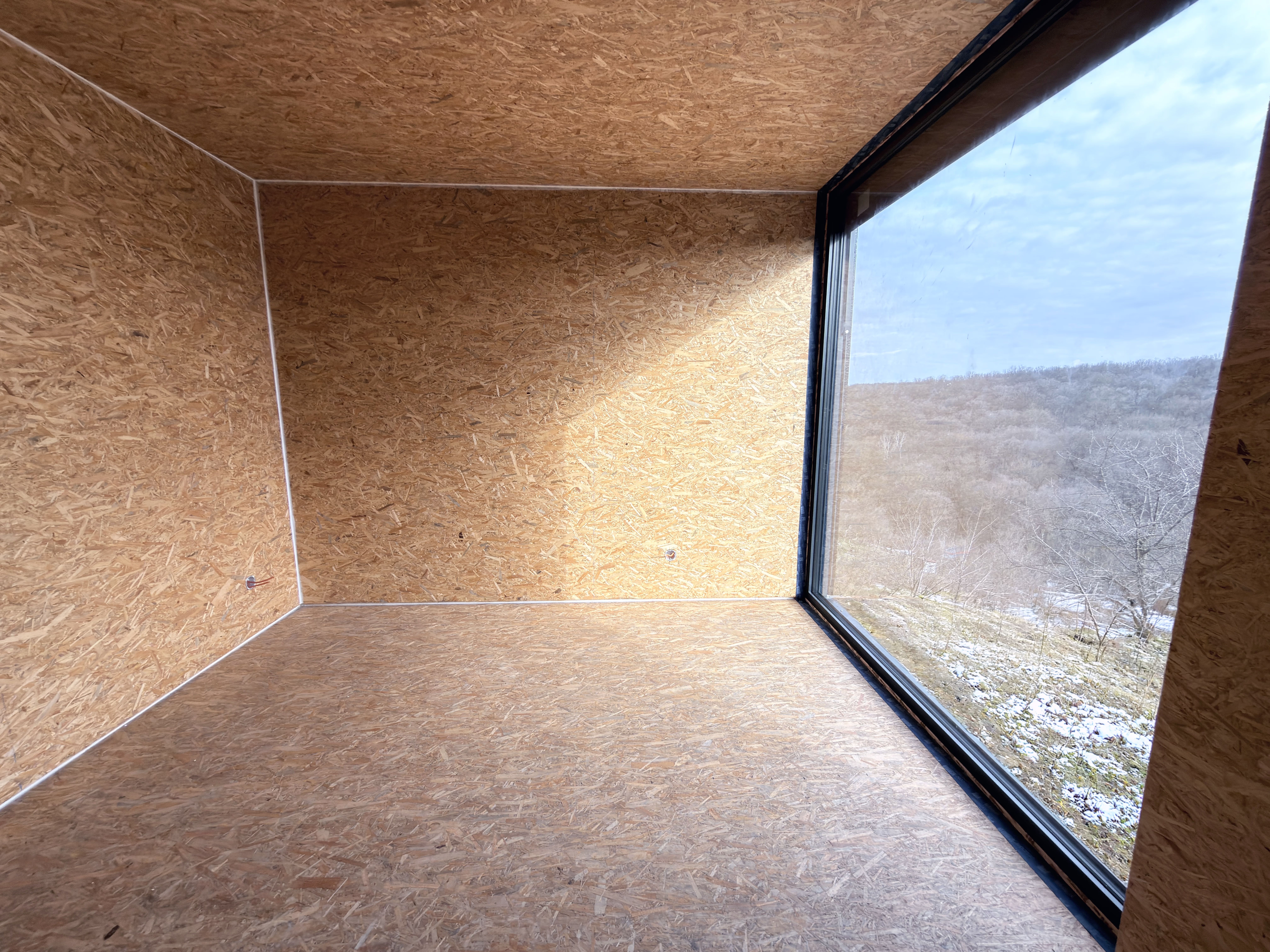 Semi-finished: sanded OSB surfaces, ready for direct finishing