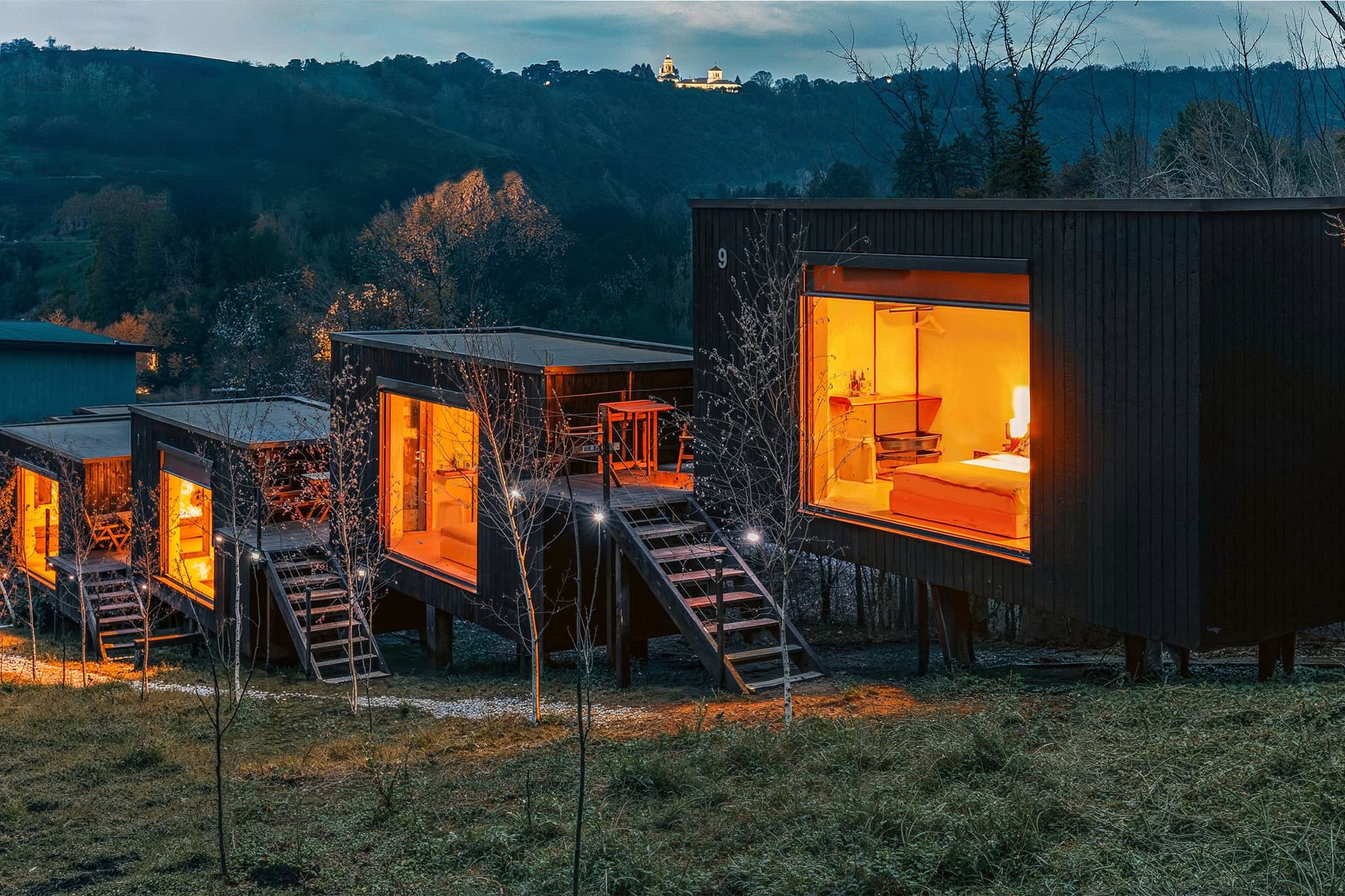 24m² Rückzugsort bei Nacht