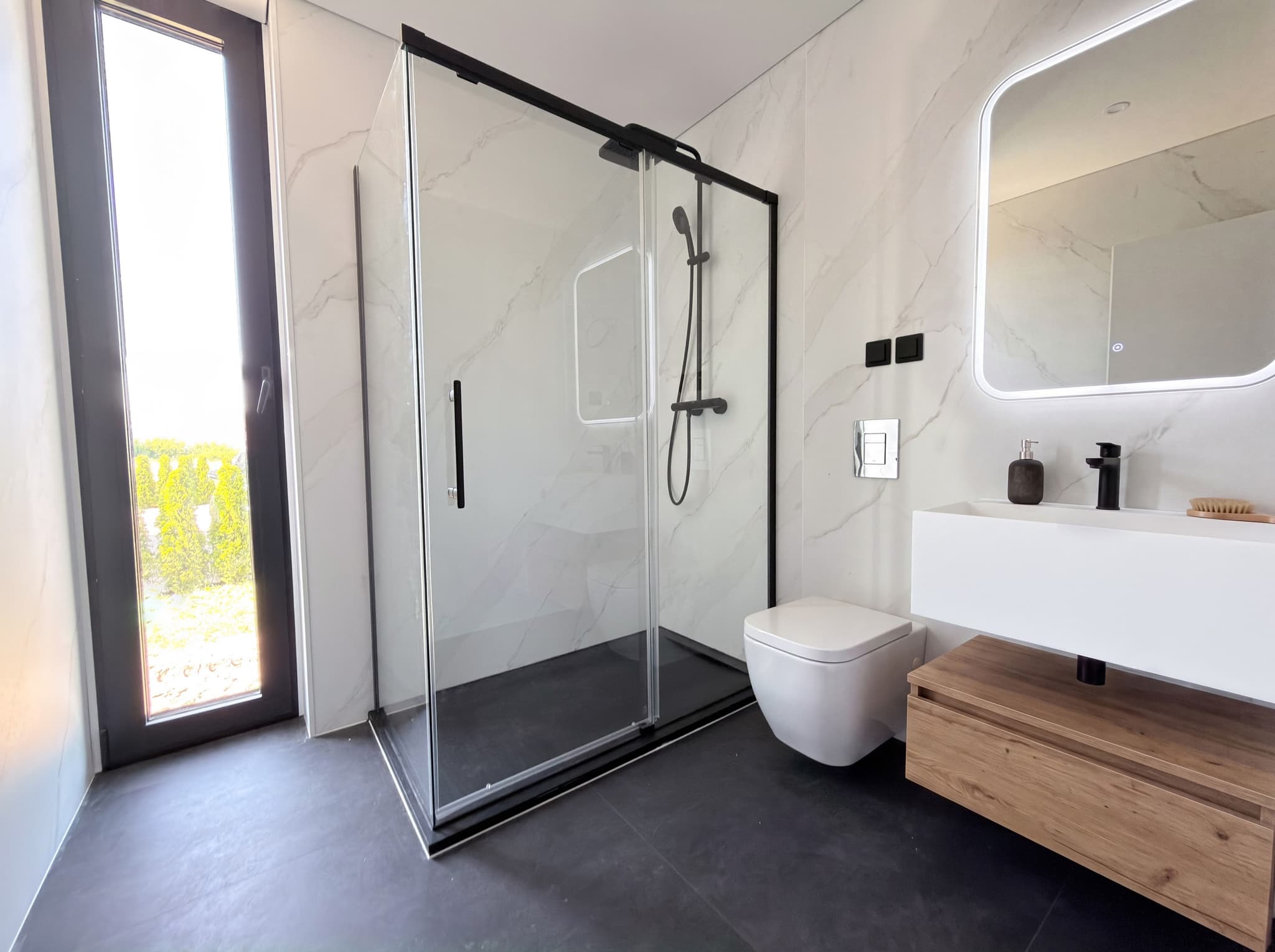 95m2 Serenity bathroom in white marble