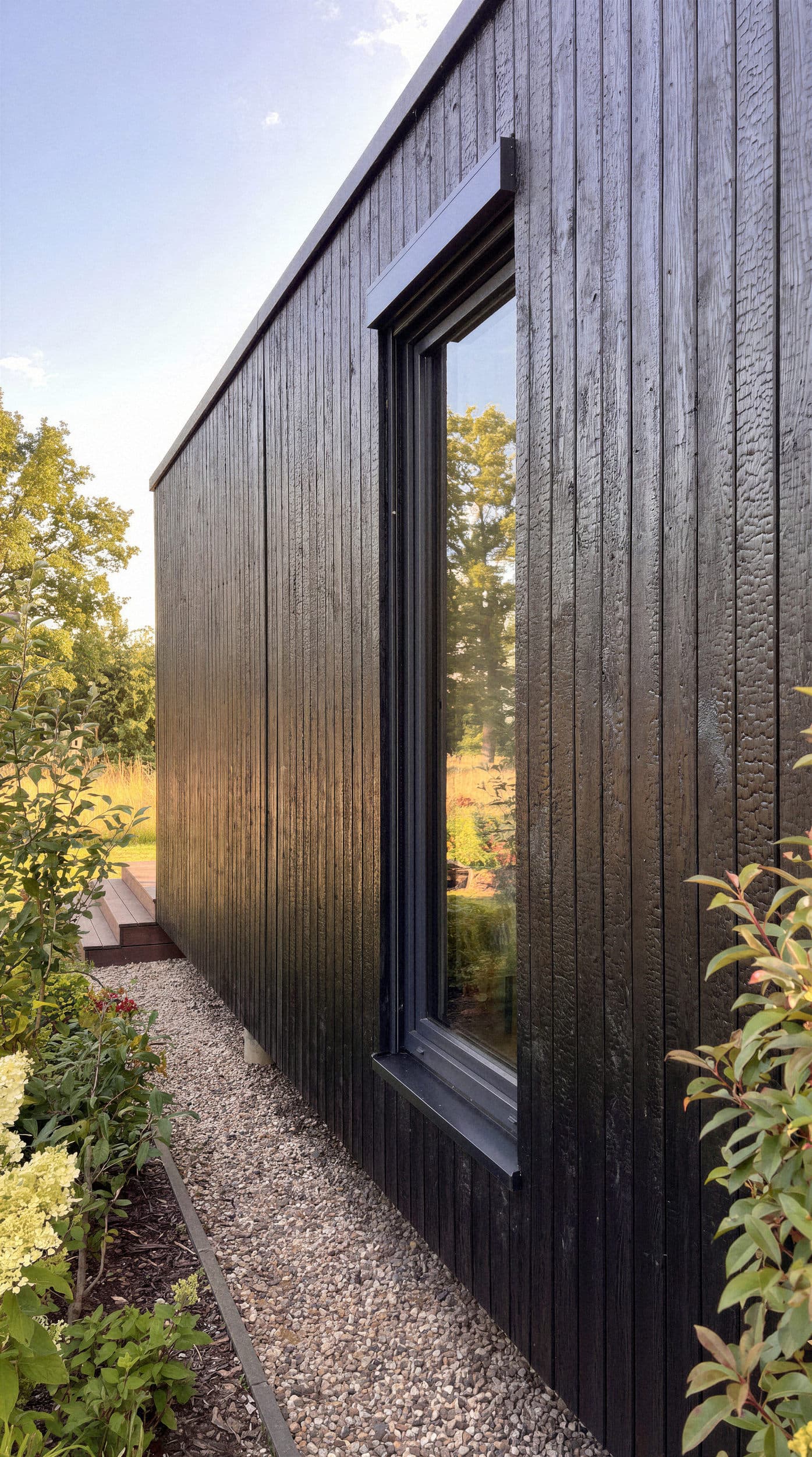Serenity-Holzfassade mit Fensterdetail