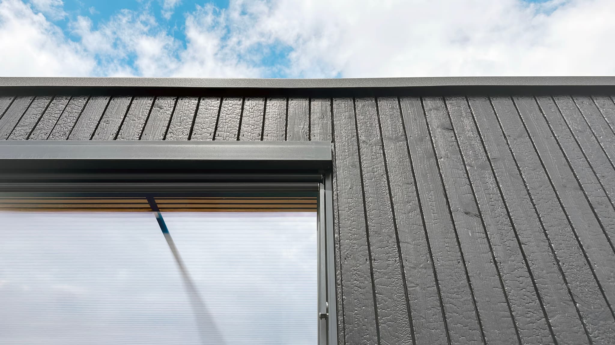 Timber-frame vs. CLT: care este alegerea mai bună?