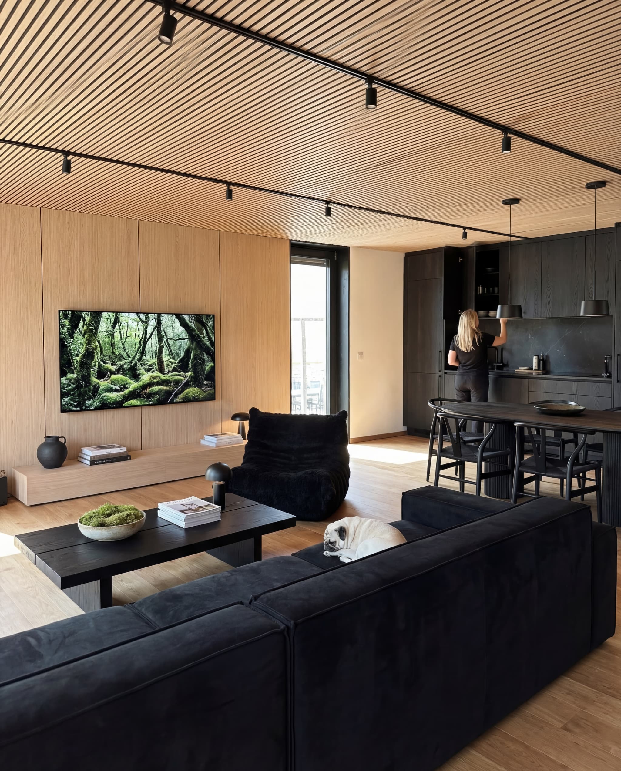 142m2 Living Room Light Wood